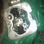 لوازم 200 کامل سالم سر سیلندر200 و زیر سیلندر 200 سالم