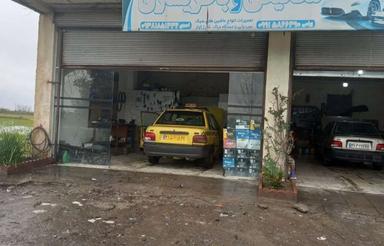 دوعدد مغازه دارای برق اب گاز دارای شیشه سکوریت کف سرامیک
