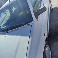 یک پراید سفید مدل 91.بیمه تازه 300تا سوخت مونده.