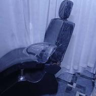 صندلی تتو‌جک‌دار‌درحدنوکاورکشیده