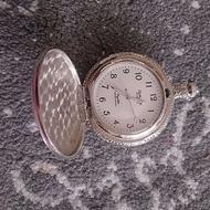 یک ساعت گرد تو جیبی