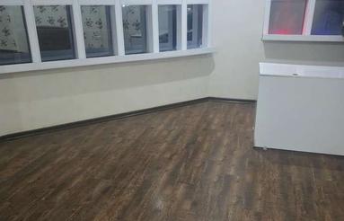 56متری تجاری با اسپلیت و پارکت ،دستشویی،حمام،1تاق