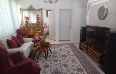 آپارتمان سرنبش آسانسور کم‌سن طبقه سوم