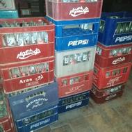 جعبه و شیشه نوشابه