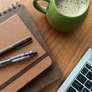 ادمین و طراح سایت و تولید محتوا