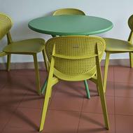 میز و صندلی نظری