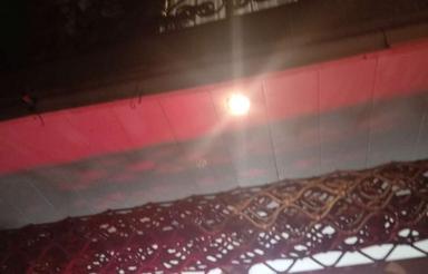 یک مقازه تجاری همرابایک واحد50متری