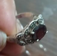 انگشتر نقره ی سیاه قلمکاری شده