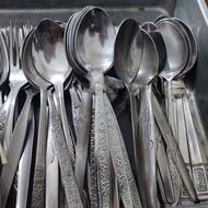 قاشق و چنگال و قندان