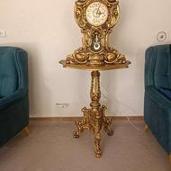 ساعت با میز در حد نو قیمت مناسب و شیک