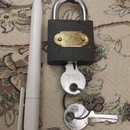 قفل برای درب انباری یا جعبه ابزار و غیره