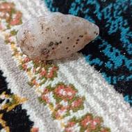 سنگ قیمتی نور داخلش میره