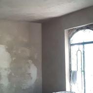 یک نفر گچکار نیم اوستا باش