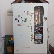 تخت دونفره نوجوانی و نوزادی در حد نو با کمد و میز