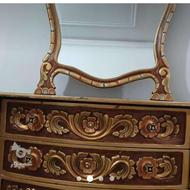 میز وآینه جنس چوب وزیبا