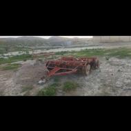 تراکتور 4سیلندر.تریلی دو چرخ گاو آهن ارتشی و دیکس اینترناجی