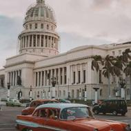 شاگرد و فروشنده مغازه سرامیک فروشی