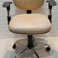 صندلی گردان و چرخ دار پایه فلزی روکش چرم