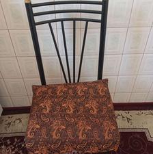 یک عدد صندلی