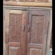 یکعدد پنجره آنتیک کار دست