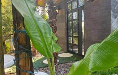 ویلای همکف رویایی میان جنگل و دریاچه با ویوی ابدی