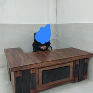 میز مدیریت و صندلی اداری وجلو میز