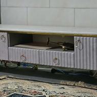 یک عددمیزتلویزیون