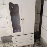 یک کمد درهد نو