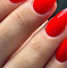 خدمات کاشت ناخن