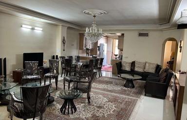 فروش واحد بسیار خوش نقشه با نورگیر عالی