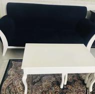 یک دست مبل هفت نفره یک عدد جلو مبلی و 4 عدد عسلی چوب