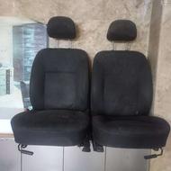 یک جفت صندلی فابریک مزدا کارا 2000 تک کابین