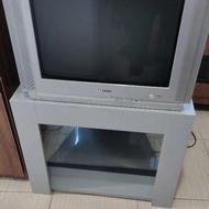 تلویزیون 21اینج سامسونگ درحدنو با میز وکنترل