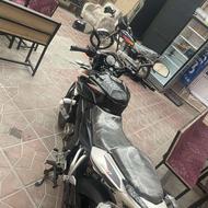 ان اس 200 مشکی پرچمی