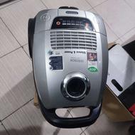 جارو برقی بوش درحدنو با مکش بی نظیر