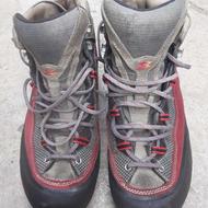 کفش کوه پیمایی ویبرام