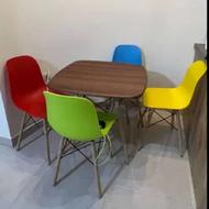 میز و صندلی خانلاری