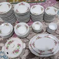 چینی گل سرخی 24 نفره