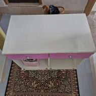 میز مطالعه کوچک