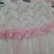 لباس عروس کودک تا 1/5 سال میخوره