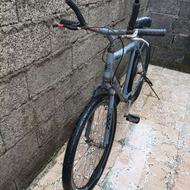 یک دستگاه دوچرخه بزرگ نیاز به تعمیر