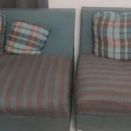 مبل راحتی 8 نفره همراه یک میز شیشه ای