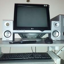 کامپیوتررومیزی باتمامی لوازم سالم درحدنو