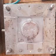 فروش دستگاه تزریق ایرانی همراه با قالب کف شور قدیمی