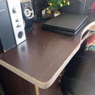 میز دارای کشو دارای جای کیس