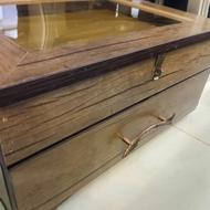 جای قاشقی و چنگالی