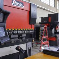 استخدام نیروی کار ساده و نیروی کار ماهر