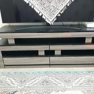 میز تلویزیون درحد نو با قابلیت تنظیم به طول