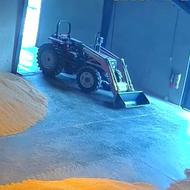 راننده تراکتور دارای گواهینامه تراکتور