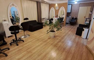 130 متری واقع در میدان مادر